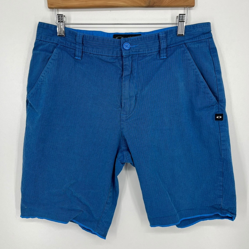 Oakley Mens Blue Slim Fit Chino Shorts Size 34W Flat Front Solid Cotton